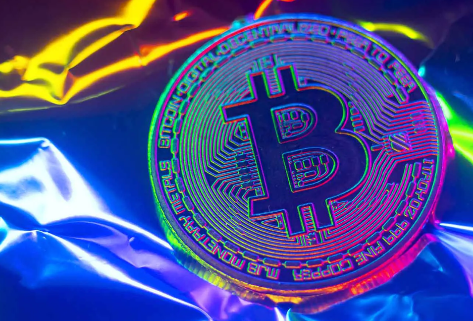 BTC顶部多个迹象已现,后续趋势及交易策略分析