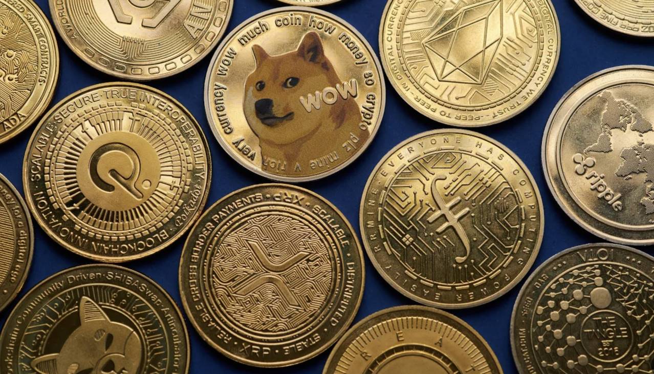 比特币高位震荡,交易员们开始逐鹿山寨币