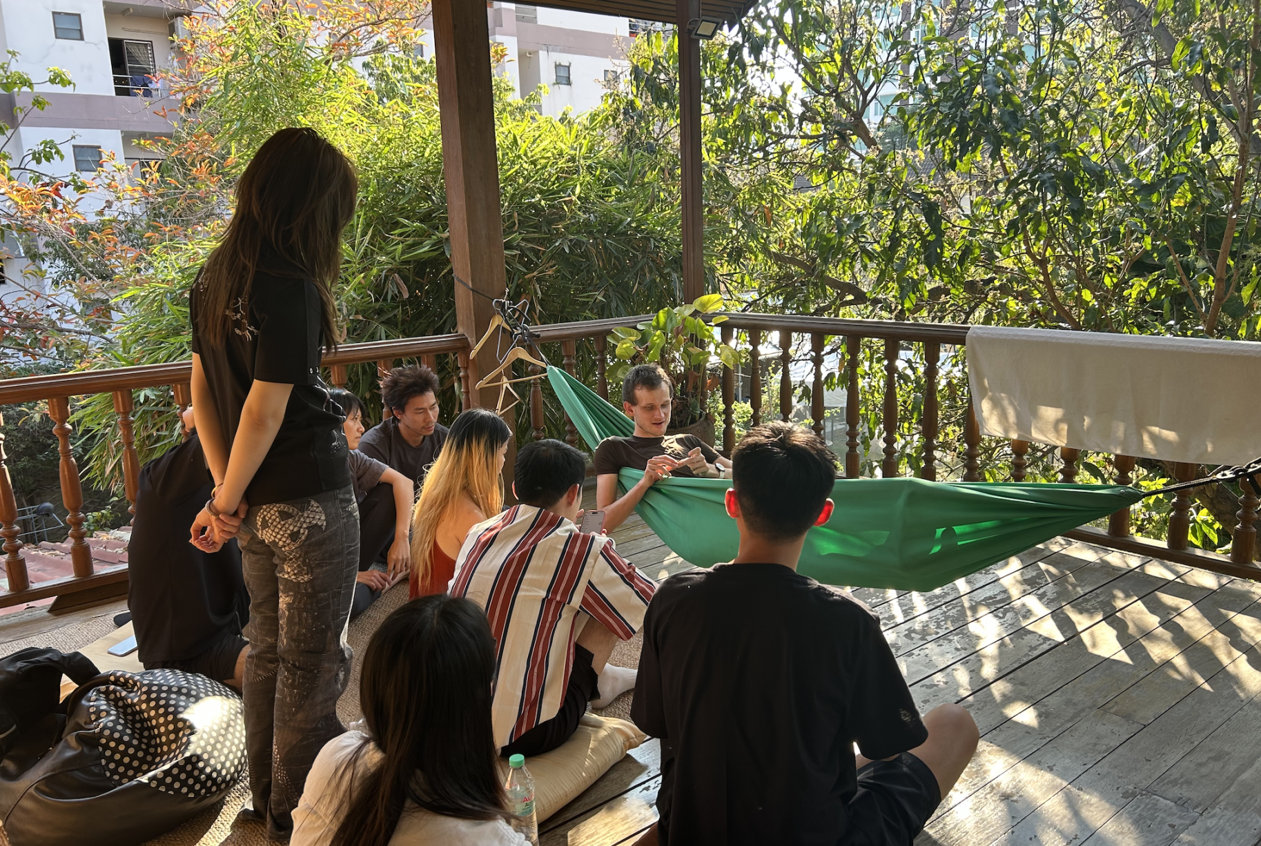 对话 Vitalik：拒绝 Crypto 末日剧本，做对抗 AI 极权的最后防线