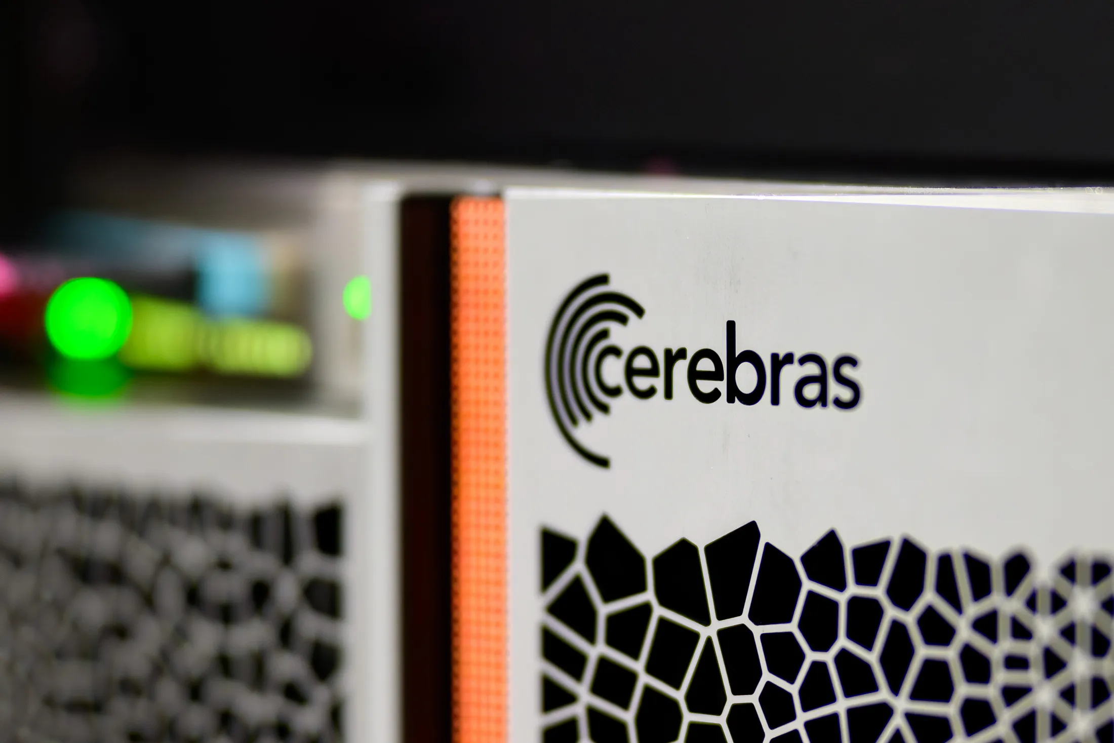 $CBRS 暴涨 90%：Uber 以来最大的科技股 IPO，被 Hyperliquid 提前两周定价