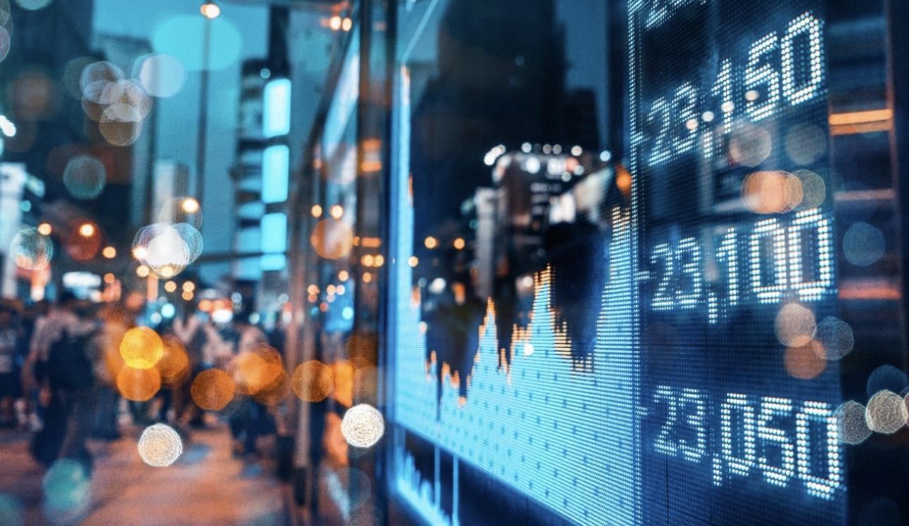 Macro Insight: Retail investor bullish sentiment surges, diverging from economic fundamentals—the first time in three years