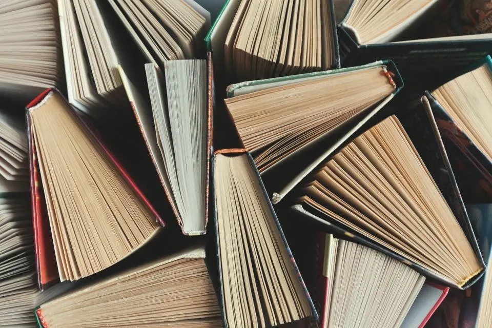 28 Books a16z Recommends to Crypto Builders