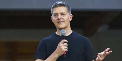 Interview with Roelof Botha, Managing Partner at Sequoia U.S.: The Neutral Era of Silicon Valley is Over, and AI is the New Space Race