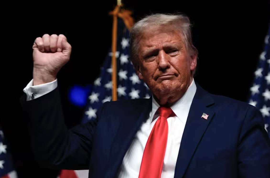 La victoire de Trump déclenche un engouement pour les investissements en cryptomonnaies, avec 2,2 milliards de dollars affluant vers le marché
