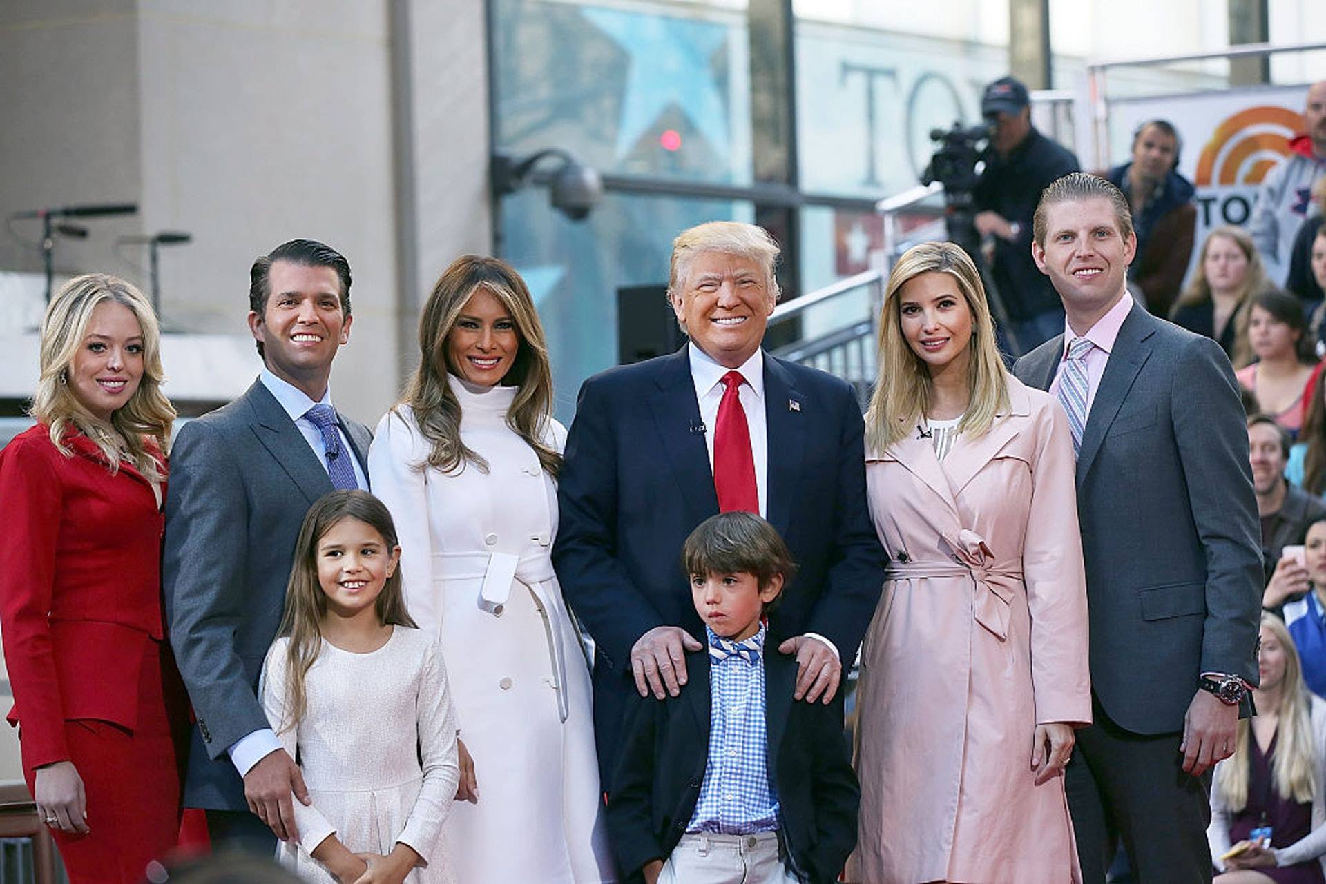 特朗普家族再整活,“第一夫人币”MELANIA 市值短时破百亿,多个代币细节惹市场争议