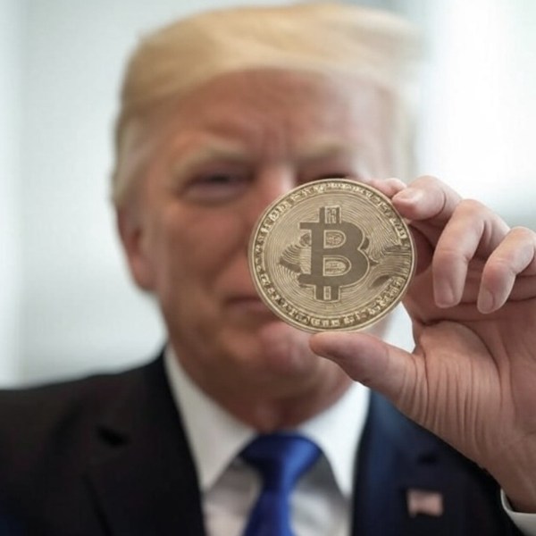 トランプが仮想通貨を発行、800億ドルの「暗号資産公開講座」