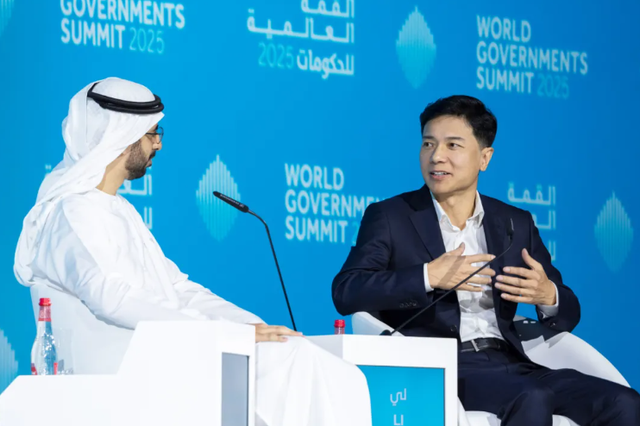 Understanding the New Global AI Cycle from Wenxin Yiyan and ChatGPT Going Free at the Same Time