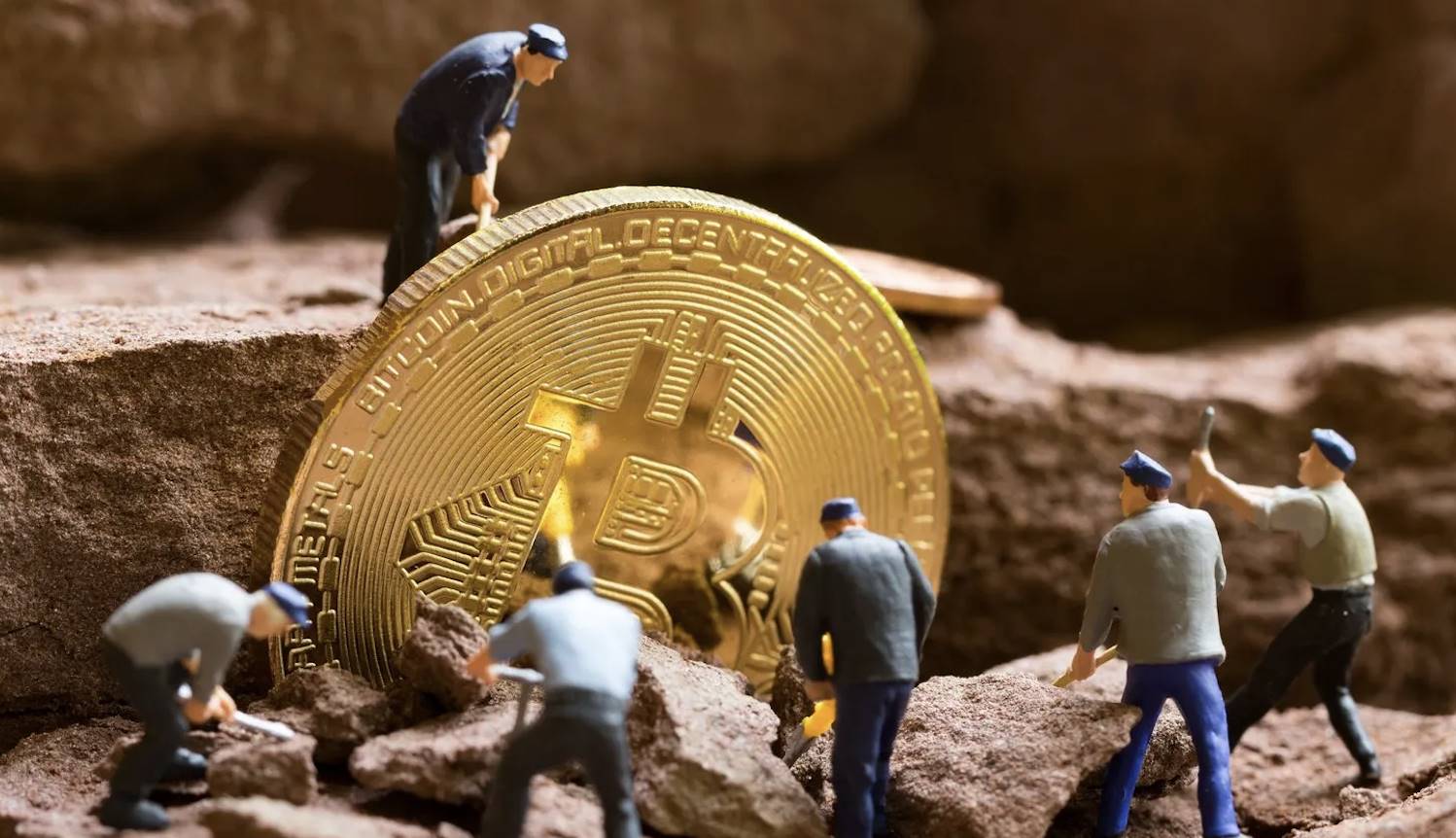 "Lottery-style" mining: Why are solo miners frequently winning block rewards?