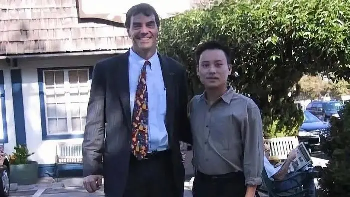 泡泡玛特天使投资人麦刚的“启蒙者”，硅谷风投之父 Tim Draper 如何押注比特币