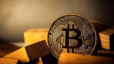 華爾街賣幣，老錢包接盤：BTC 所有權正在重新洗牌